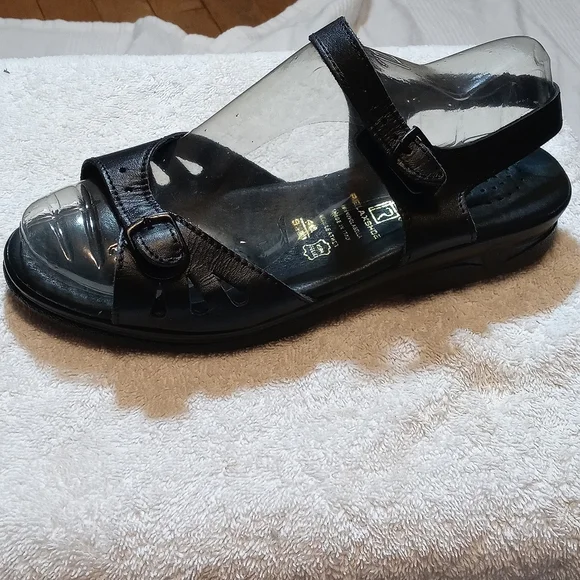 NUVOLABELLA Shoes Nuvolabella Relaxshoe Ankle Strap Sandals